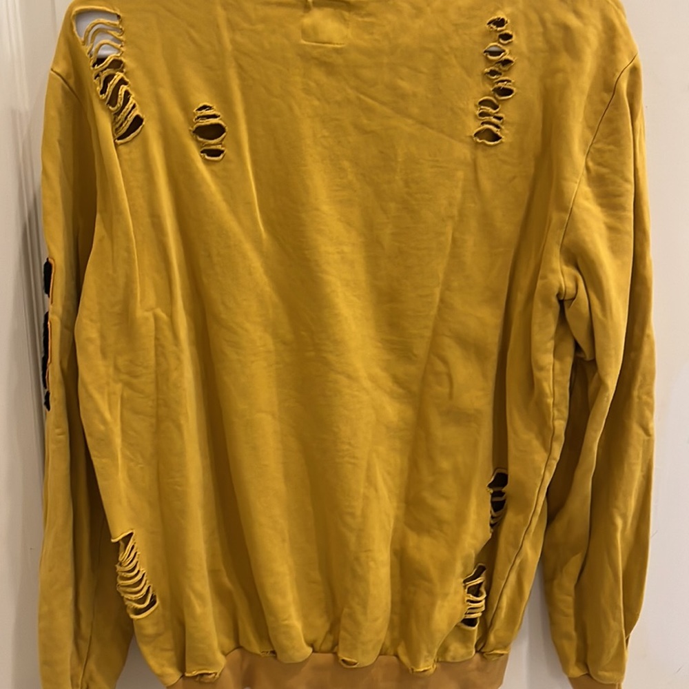 LF crew neck mustard color sweatshirt. Size small - Picture 4 of 5